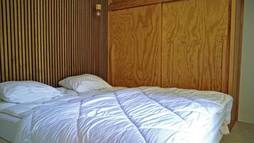 1 slaapkamer, een strijkplank/strijkijzer, gratis wifi