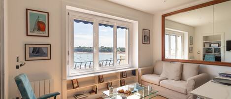 Fernseher, Stereoanlage