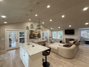 スマートテレビ、暖炉