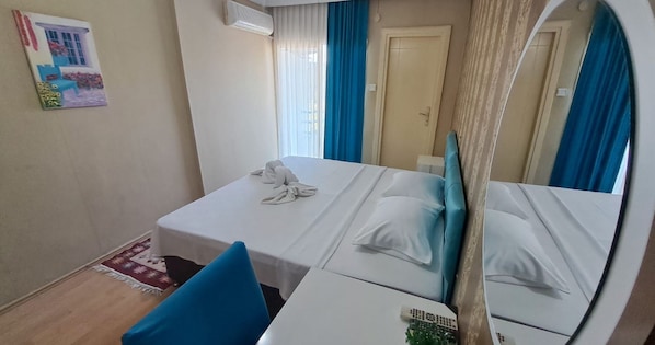 Twin Room - Otel B (Cesme)