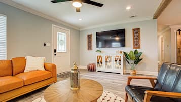 Deluxe House, Multiple Beds, Non Smoking, Kitchen | Living area | 65-inch LED TV with digital channels, Netflix, Hulu