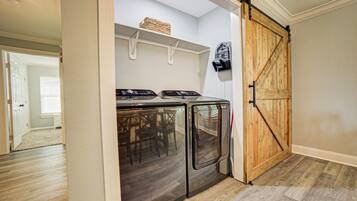 Familienhaus, 3 Schlafzimmer, Nichtraucher, Haustiere gestattet | Wäschereiservice