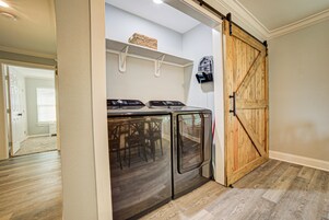 Family House, 3 Bedrooms, Non Smoking, Pets Allowed | Laundry