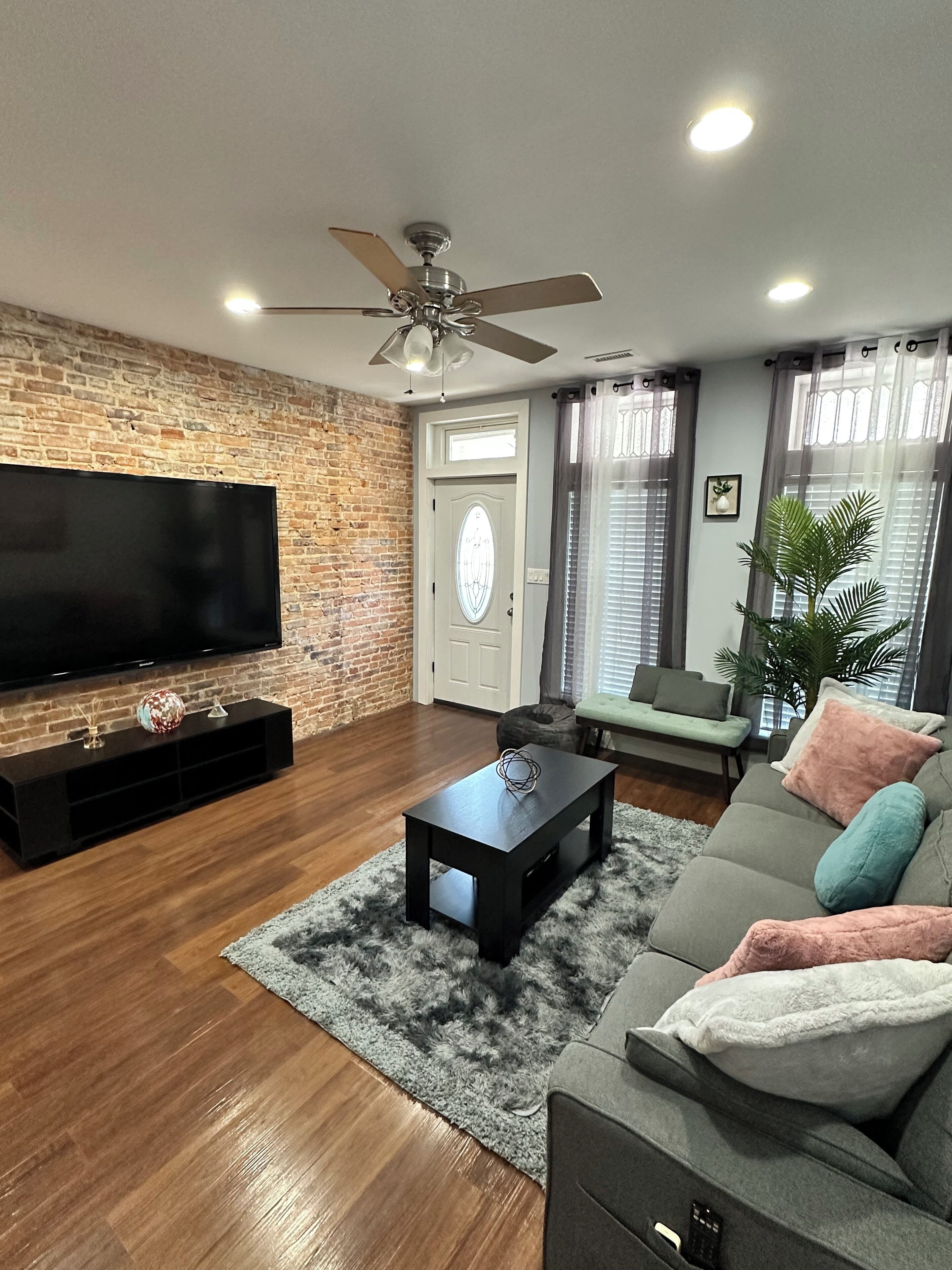 Beautiful and spacious home for your getaway!