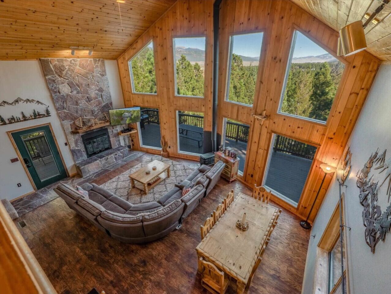 智能电视、壁炉、电子游戏、桌上足球