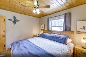 4 عدّة غرف نوم ومكتب وواي فاي مجانًا وملاءات أسرّة