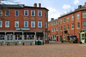 Exterior - Sunnyside (Newbury)