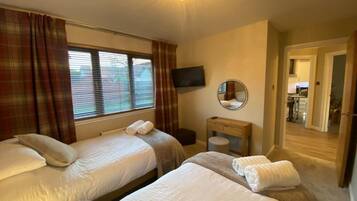 2 bedrooms, iron/ironing board, WiFi, bed sheets