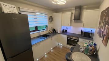 Refrigerador, microondas, horno, lavavajillas