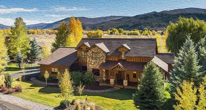 Modern and Spacious 6-bedroom home on 4 acres in Carbondale. Spectacular views!