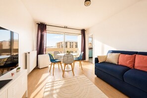Living area - Séjour parisien en famille - Balcon & parking (Paris)