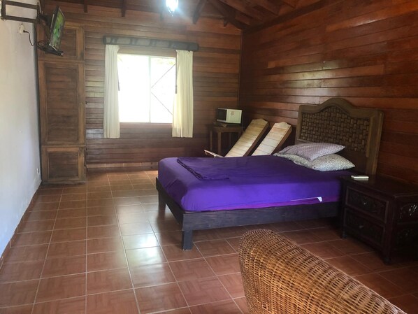 2 habitaciones, escritorio, wifi gratis y ropa de cama 