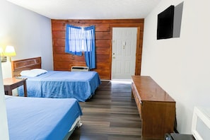 Room, 2 Double Beds, Non Smoking | WiFi (free), bed sheets - Weiss Lake Motel By OYO Cedar Bluff (Cedar Bluff)