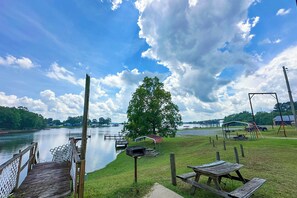 View from property - Weiss Lake Motel By OYO Cedar Bluff (Cedar Bluff)