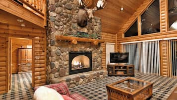 House, Multiple Beds, Patio (Majestic Moose Lodge) | Interior