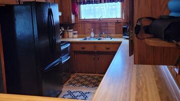 House, Multiple Beds, Patio (Cavalier #2) | Private kitchen | Fridge, microwave, oven, stovetop