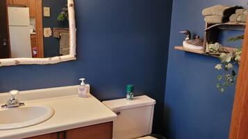 Condo, Multiple Beds, Patio (Cable Townhome #3) | Bathroom | Towels