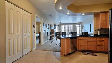 Condo, 1 Katil Raja (King) dengan Katil Sofa, Hot Tub, Golf View (Unit 433A 1 BD/ 1 BA condo) | Bahagian dalam