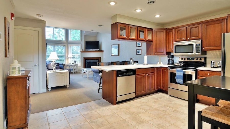 Unit 207 2 Bdrm/ 2 BA