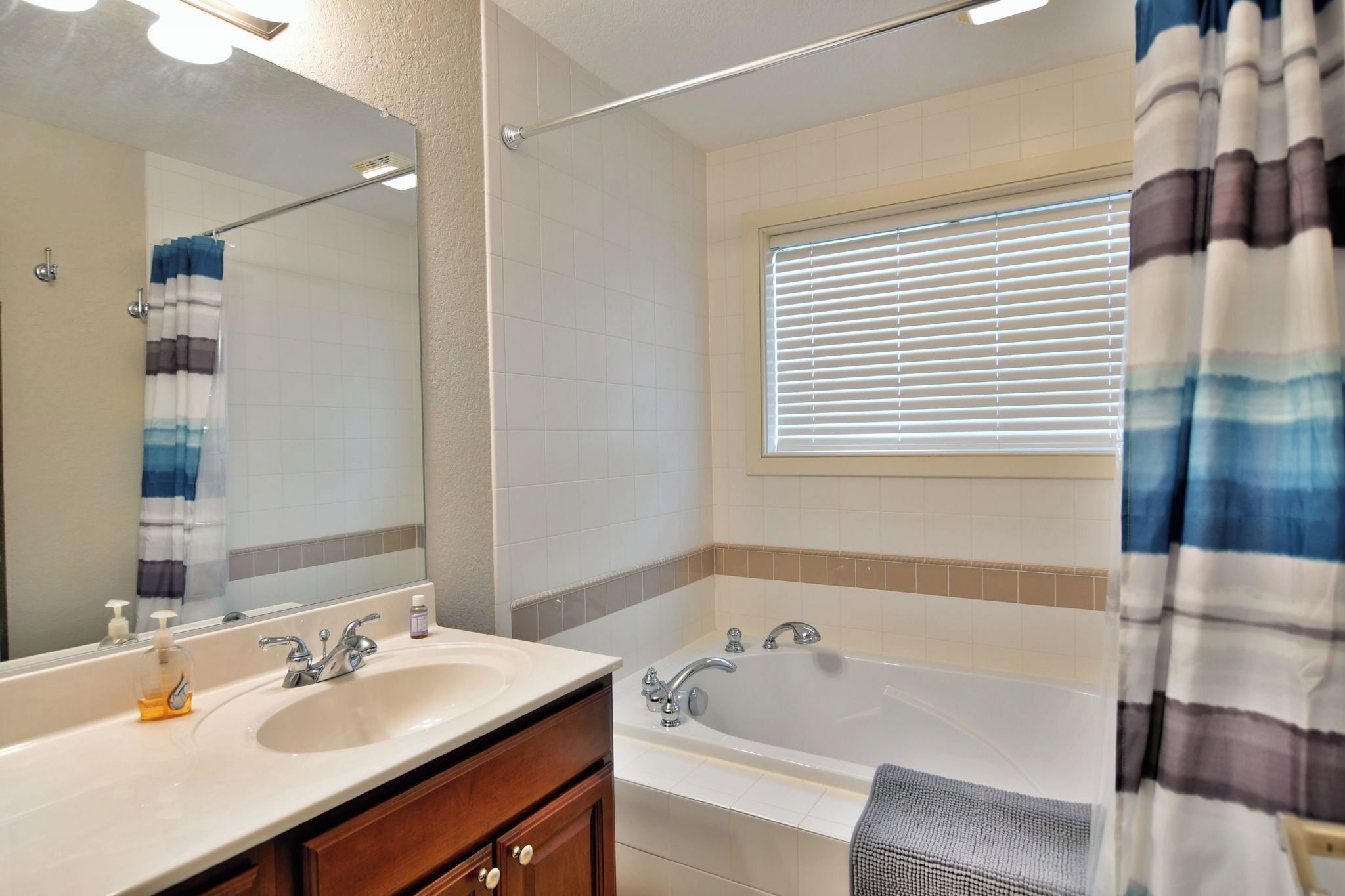 Condo, Multiple Beds, Fireplace, Golf View (Unit 207 2 BDRM/ 2 BA) | Bathroom