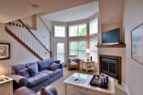 Unit 207 2 Bdrm/ 2 BA