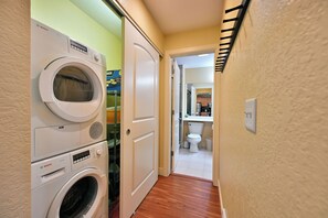 Condo, Multiple Beds, Hot Tub, Golf View (Unit 109 2 BDRM/ 2 BA) | Interior