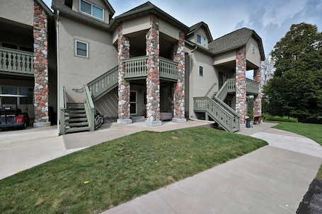 Exterior. Unit 109 2 Bdrm/ 2 BA