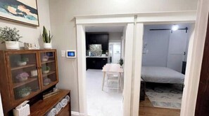 3 bedrooms, WiFi, bed sheets - Central Location- Family Friendly - Park Like Yard
(St. Louis)