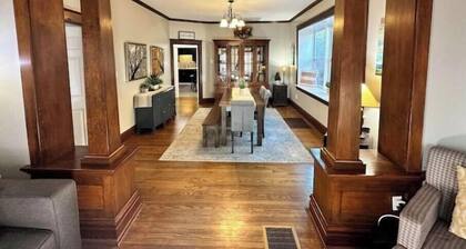 Central Location- Family Friendly - Park Like Yard