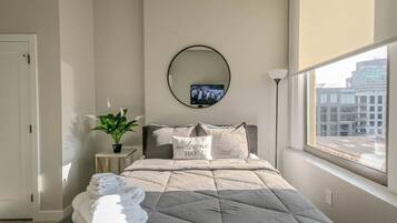 1 bedroom, desk, iron/ironing board, WiFi