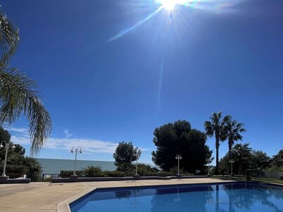 Apartment - Sleeps6 - Pool - Seaview - Petfriendly