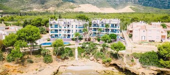 Apartment - Sleeps6 - Pool - Seaview - Petfriendly