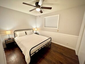 2 Schlafzimmer, Bügeleisen/Bügelbrett, WLAN, Bettwäsche