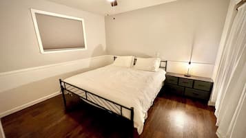 2 slaapkamers, een strijkplank/strijkijzer, wifi, beddengoed