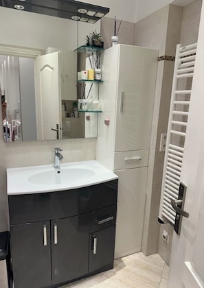 Bruser, hårtørrer, håndklæder, Sæbe