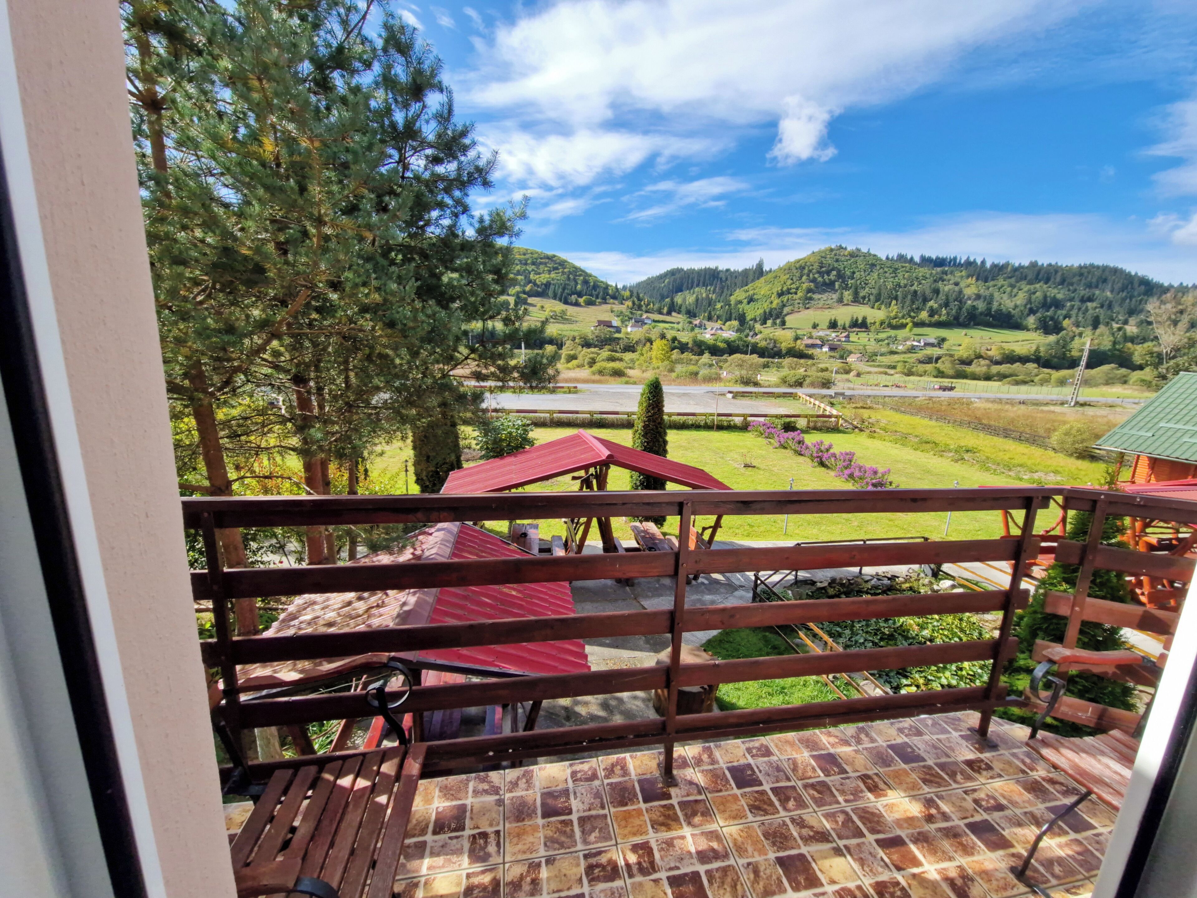 Familien-Dreibettzimmer, Bergblick | Terrasse/Patio