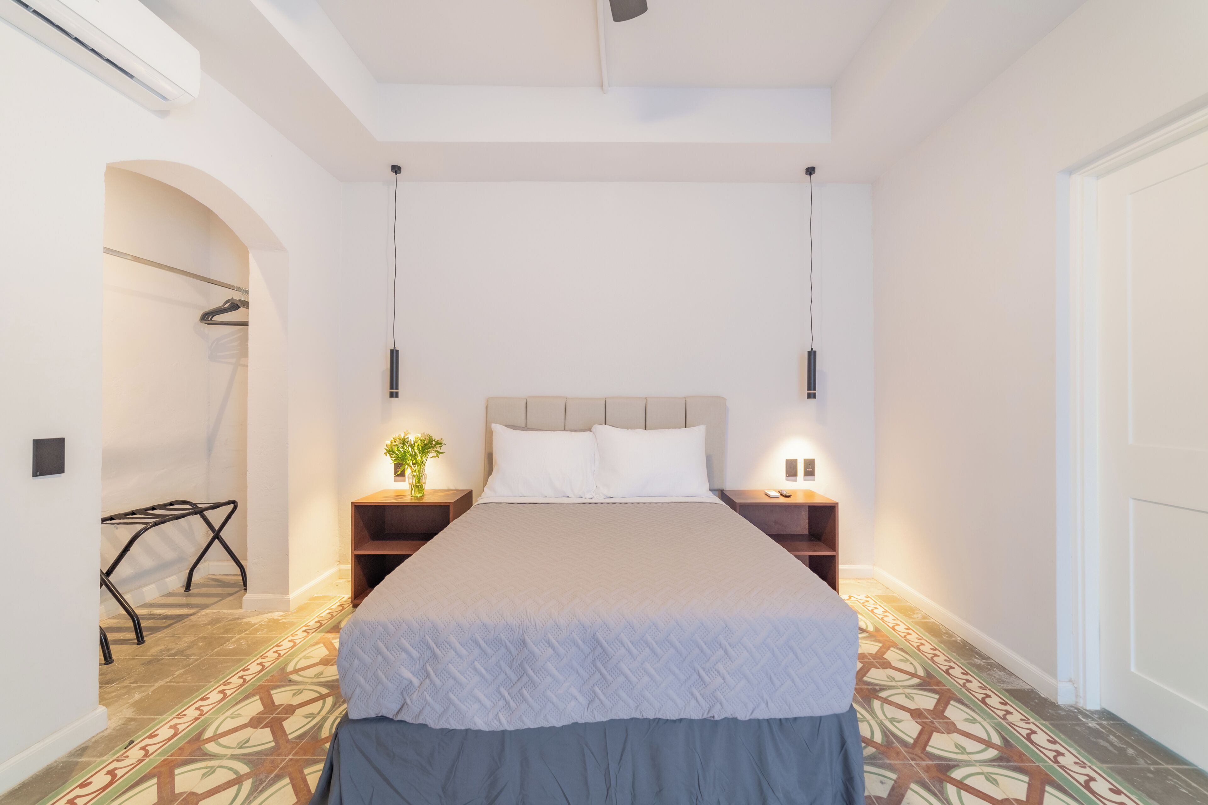 Iron/ironing board, free WiFi, bed sheets