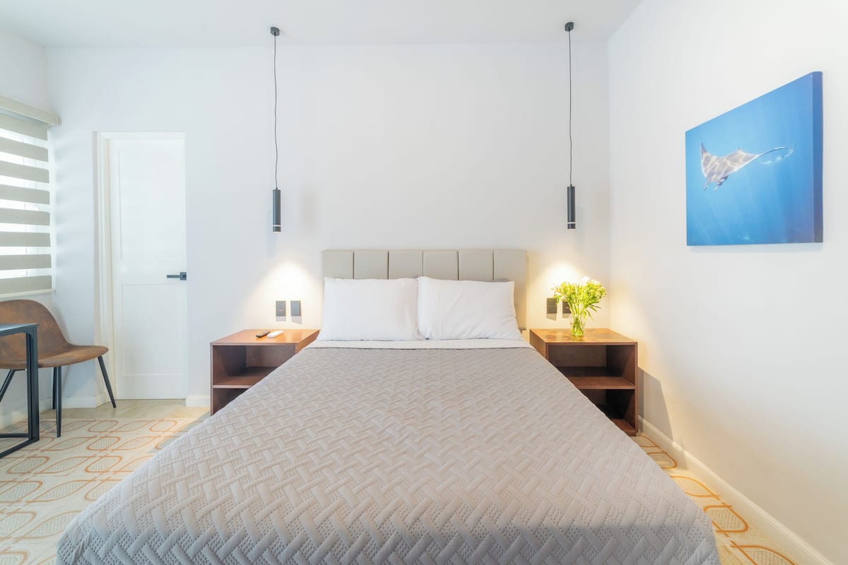 Standard Plus | 1 bedroom, iron/ironing board, free WiFi, bed sheets