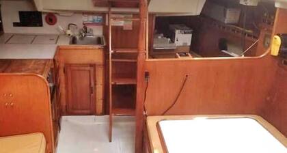 Enjoyable 1-bedroom in Emeryville, Marina views.