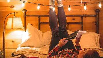 1 bedroom, bed sheets