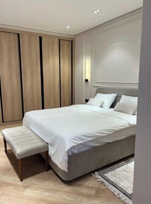 1 soverom, strykejern/-brett, wi-fi (inkludert) og sengetøy