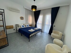 5 soverom, safe på rommet, skrivebord og strykejern/-brett