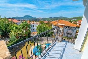 Property grounds - Spacious 5 Bedrooms Private Heated Outdoor Pool, Pool Table, Table Tennis, BBQ (Ölüdeniz)