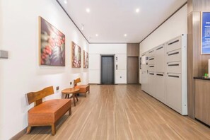 Unclassified image, 5 of 13, button - HanTing Hotel (Beijing Yansha Sanyuan East Bridge) (Beijing)