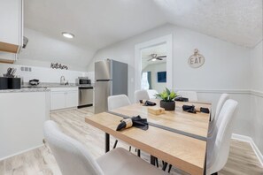 Dining - Downtown Luxury Apartment, 15 mins to Fort Benning (Columbus)