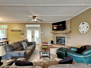 House (5 Bedrooms) | Property amenity - Hillside Hideaway by Taylor Made Deep Creek (McHenry)