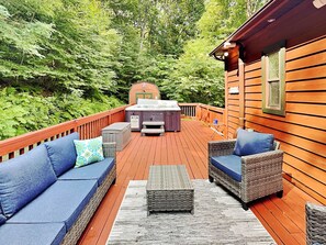 House (5 Bedrooms) | Property amenity - Hillside Hideaway by Taylor Made Deep Creek (McHenry)