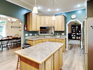 House (5 Bedrooms) | Property amenity - Hillside Hideaway by Taylor Made Deep Creek (McHenry)