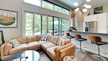 House, Multiple Beds, Patio (The Birdhouse) | Living area | 42-inch flat-screen TV with digital channels, fireplace