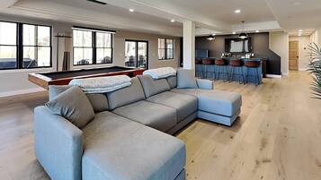 House, Multiple Beds, Hot Tub, Mountain View (Villa Del Sol) | Living area | 42-inch flat-screen TV with digital channels